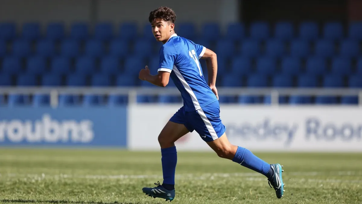 De 17-jarige Kazachse vleugelspeler Shakhmurat Dauletov heeft zijn eerste profcontract getekend bij KRC Genk, een...
