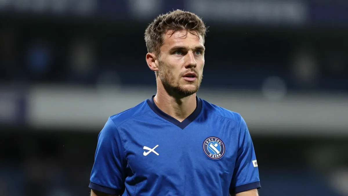 HLN's Niels Poissonnier warns K.R.C. Genk, currently 8th, must avoid losing touch with the top after an inconsistent...